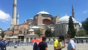 Ayasofya'da önemli gün: İnsanlar akın akın gidiyor!
