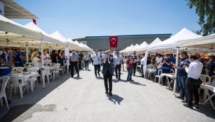 Başkan Soyer belediye çalışanlarıyla bayramlaştı!