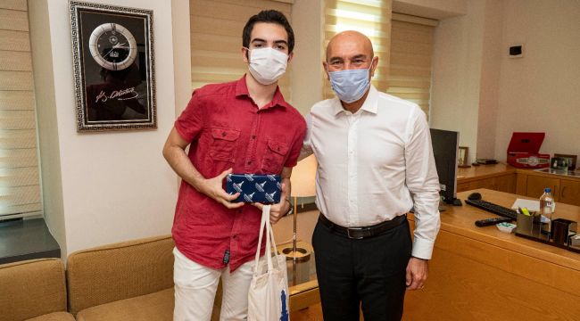 Başkan Soyer YKS Türkiye birincisi Eren Ceylan'ı ağırladı