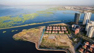 Başkan Tugay’dan fotoğraflı yanıt: TOKİ işte burayı sattı!