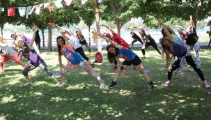 Bayraklı'da zumba açık alana taşındı 