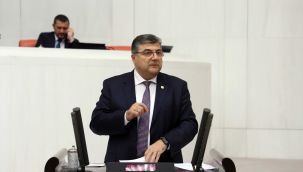 CHP'li Sındır'dan sosyal medya düzenlemesine sert tepki: “AKP karanlığa doğru hiç olmadığı kadar büyük bir adım attı!”