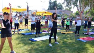 Doğanın kalbinde pilates etkinliği!