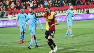 Göztepe Deniz Kadah ile yollarını ayırdı!