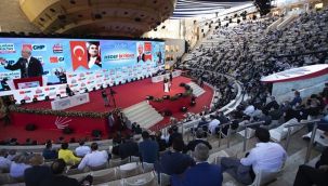 Kurultayda meraklı bekleyiş... Oy sayımı sona erdi!