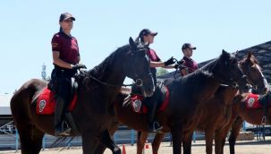 İzmir'de 740 metrekarelik Atlı Polis Eğitim Merkezi!