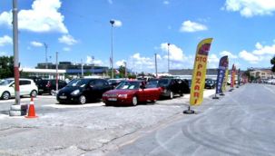 İzmir'de araba pazarlarına Valilik izni!