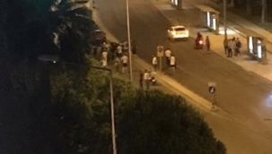 İzmir'de eğlence merkezine ateş açan kişi vatandaşlar tarafından yakalandı!