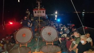 İzmir'de bir gemide 268 düzensiz göçmen yakalandı