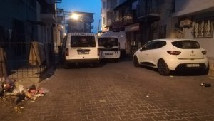 İzmir'de silahlı saldırı: 1 ölü, 2 yaralı