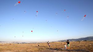 Karşıyaka'da TOKİ’nin sattığı alanda uçurtma şenliği!