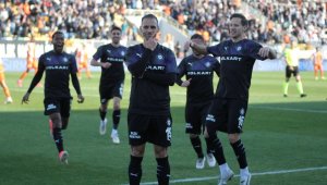 Kral Paixao'dan büyük başarı!