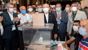 Kurultayda CHP Lideri'nin oy kullandığı sandıktan İzmirli isimlere çıkan oy sayısı belli oldu!