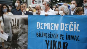 Başkan Batur 17 Ağustos Marmara Depremini andı!