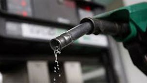 Benzine gece yarısından itibaren zam!