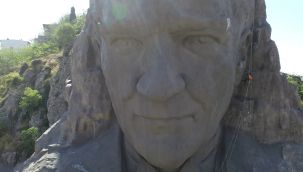 Buca Belediyesi'nden Atatürk maskına bakım çalışması