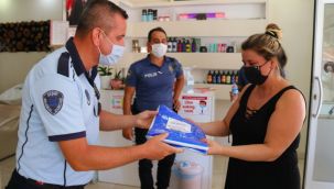 Çeşme Belediyesi kuaför ve berberlerin yanında: Tek kullanımlık önlük ve havlu desteği