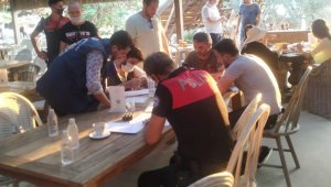 Çeşme'de yapılan maske ve sosyal mesafe denetimlerinde ceza yağmuru