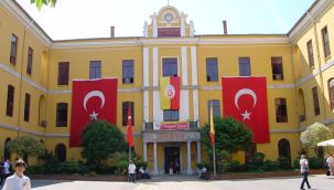 Galatasaray Lisesi'nden Yeni Akit'e sert tepki: Dil uzatanların asıl amaçları ortada