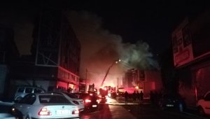 Gıda Çarşısı'nda gece saatlerinde çıkan yangın korkuttu!