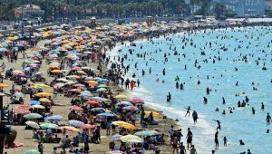 İzmir Çeşme'de bayram yoğunluğu