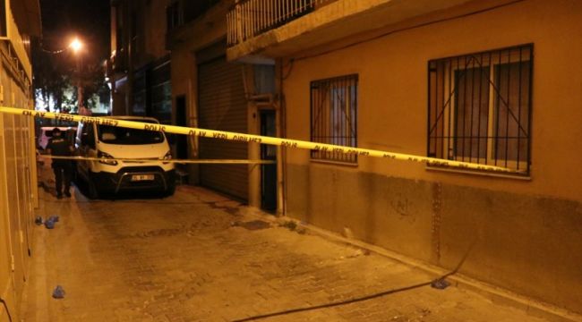 İzmir'de bir kadın evinde ölü bulundu: 1 kişi gözaltında