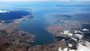 İzmir'deki kötü kokuya İZSU'dan açıklama geldi: Kaçak deşarj ihtimali!