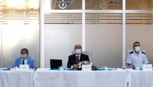 İzmir Valisi Köşger, beş ilçenin pandemi verilerini aldı