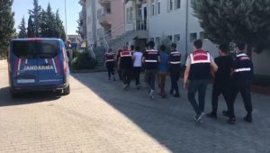 İzmir'de jandarmadan terör operasyonu: 4 gözaltı