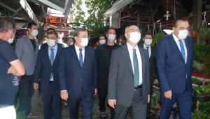 İzmir'deki korona virüs denetimlerine Vali Köşger katıldı