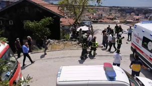 Kocaeli'nde jandarma minibüsü ile otomobil çarpıştı çok sayıda yaralı var