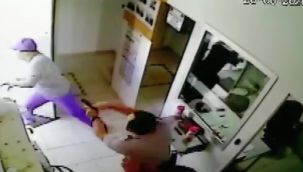Korkusuz güvenlik görevlisi silahlı soyguncuları tek başına püskürttü