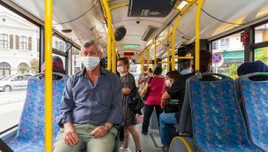 Pes dedirten görüntüler: Koronavirüs hastaları her gün ilaç almak için toplu taşımaya biniyor