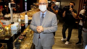 Vali Köşger'den korona açıklaması: "İzmir'de istatistikler 1 ay öncesine göre daha kötü"