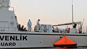Yunanistan'ın ateş açtığı gemideki 3 şahıs Türk Sahil Güvenliği tarafından kurtardı