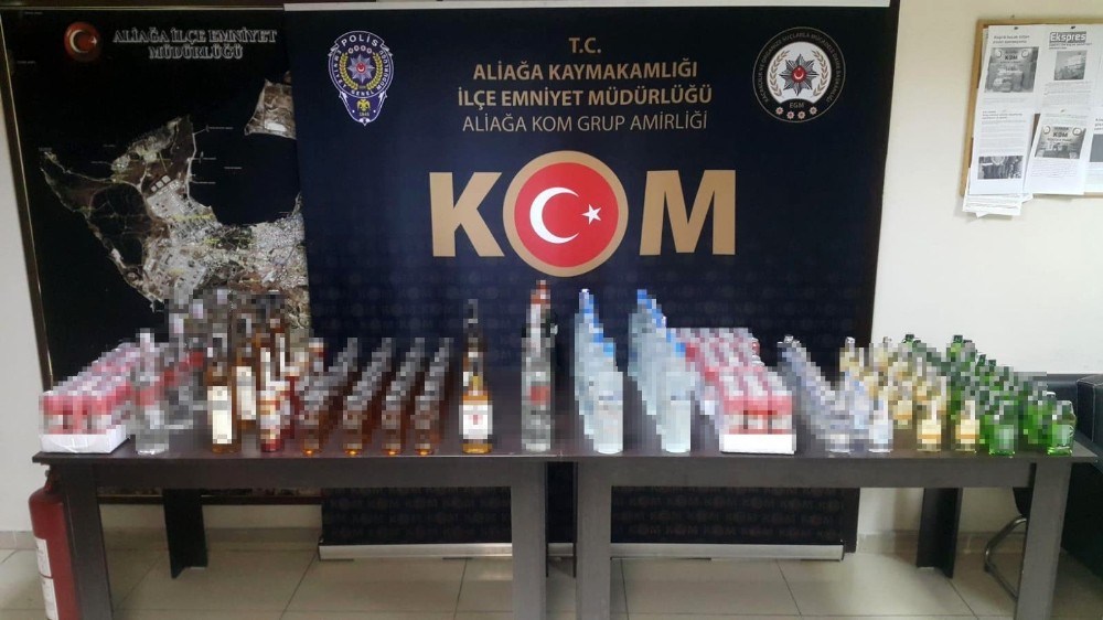 Aliağa'daki operasyonlarda çok sayıda gümrük kaçağı içki ele geçirildi