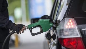 Araç sahipleri dikkat: Benzine gece yarısından itibaren indirim