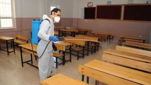 Balçova Belediyesi'nden ilk zil öncesi dezenfeksiyon işlemi