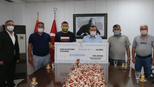 Başkan Batur'dan Torosgücü'ne şampiyonluk primi