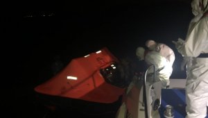 Çeşme açıklarında 9 düzensiz göçmen kurtarıldı