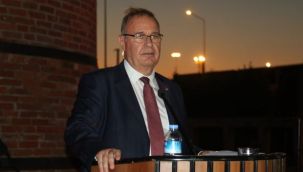 CHP'li Öztrak: 'Koronavirüs olabilirim yaklaşmayın' demiş