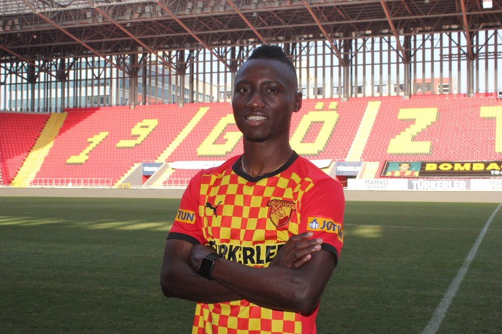 Göztepe, Nijeryalı orta saha Nwobodo'yu kadrosuna kattı