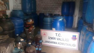 İzmir'de 6 bin 672 litre kaçak içki ele geçirildi