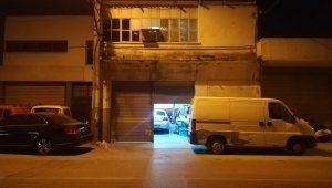 İzmir'de alacak verecek meselesi yüzünden silahla vurulan kişi ağır yaralandı