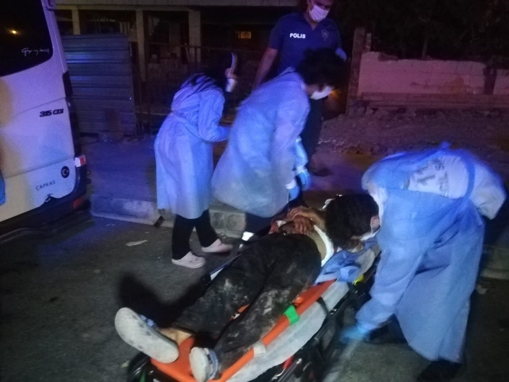 İzmir'de bıçaklı kavga: 1 yaralı