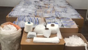 İzmir'de kaçak maske imalathanesine operasyon