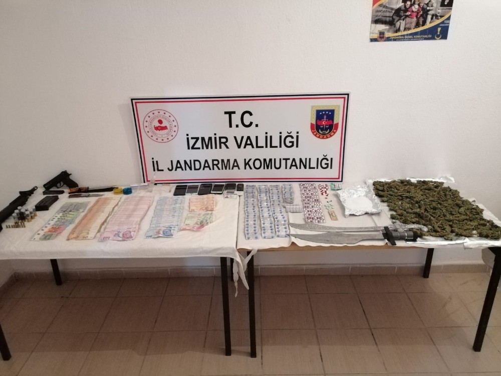 İzmir'de uyuşturucu operasyonu