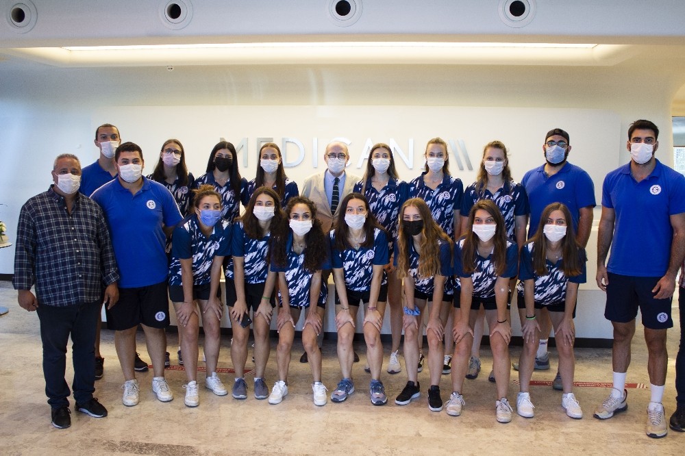 İzmirsporlu kadın voleybolcular sağlık kontrolünden geçti