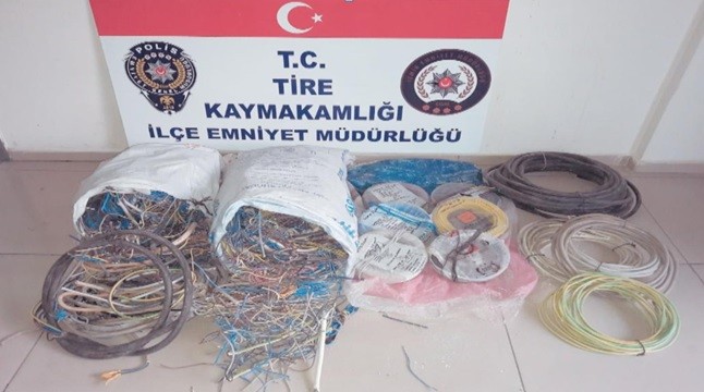 Tire'de çuvalla kablo çalmak isteyen 2 kişi yakalandı