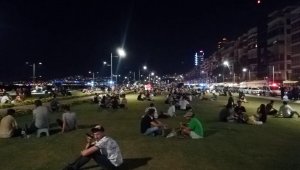 Uyarılara ve ikazlara rağmen İzmir Kordon'daki yoğunluk korkuttu